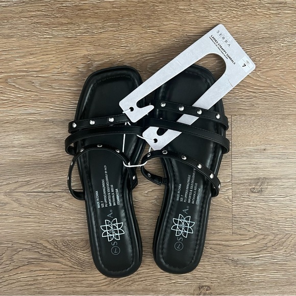 NWT Serra Black Sandals with Silver Accents - Picture 6 of 6